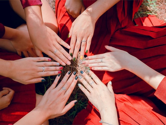 Colores tendencia del verano para la manicura y pedicura