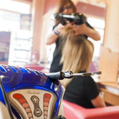 ¿Cómo colocar extensiones para el cabello?