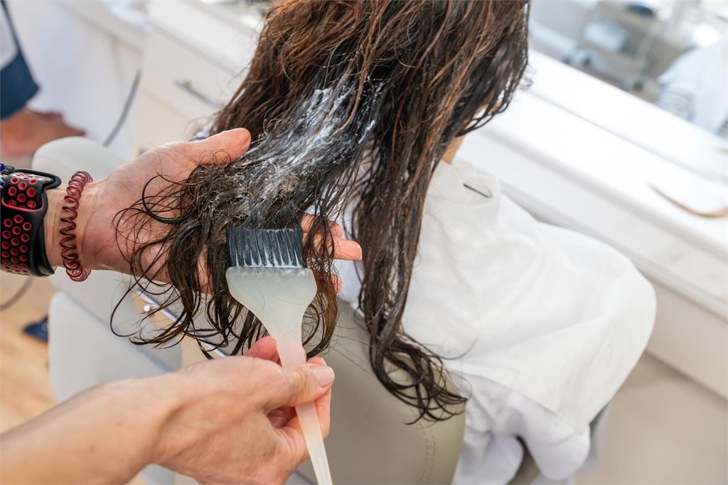 ¿Cómo saber qué mechas favorecen más tus facciones?
