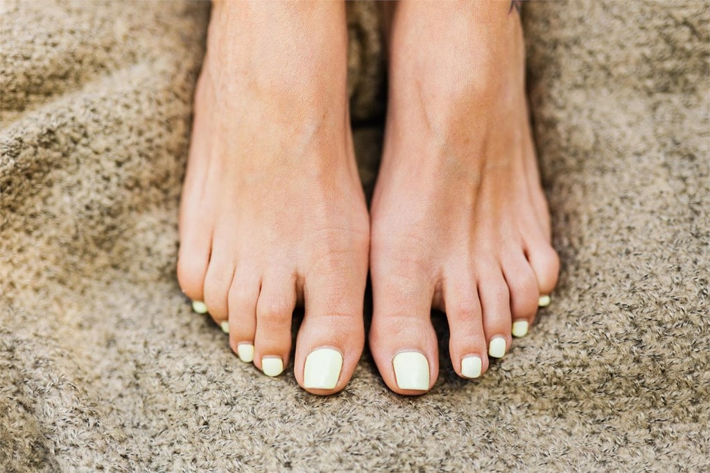 ¡Cuida de tus pies este verano! Servicio de pedicura en Vigo 