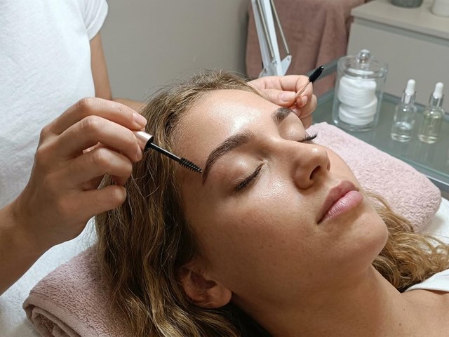 Depilación profesional de cejas en Vigo
