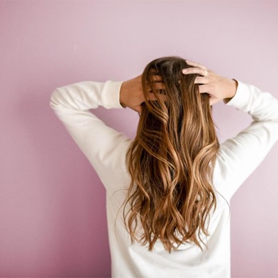 Diferencias entre las extensiones de pelo natural y artificial