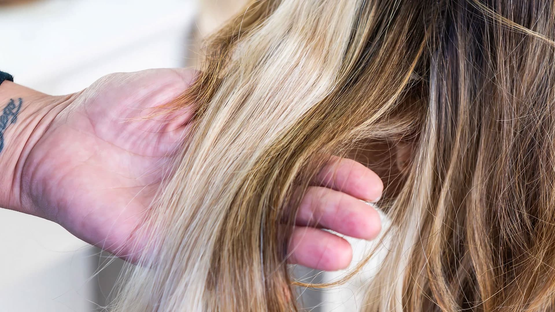 ¡Ven a ponerte nuestras extensiones y consigue el corte gratis!