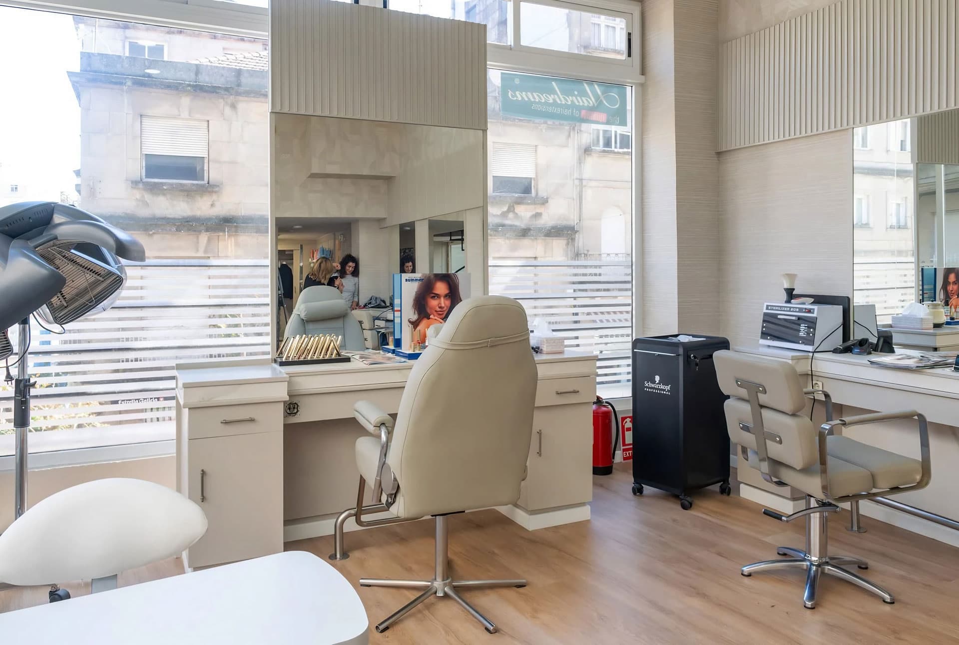 ¿Buscas un cambio de look? ¡Llámanos y te asesoramos!