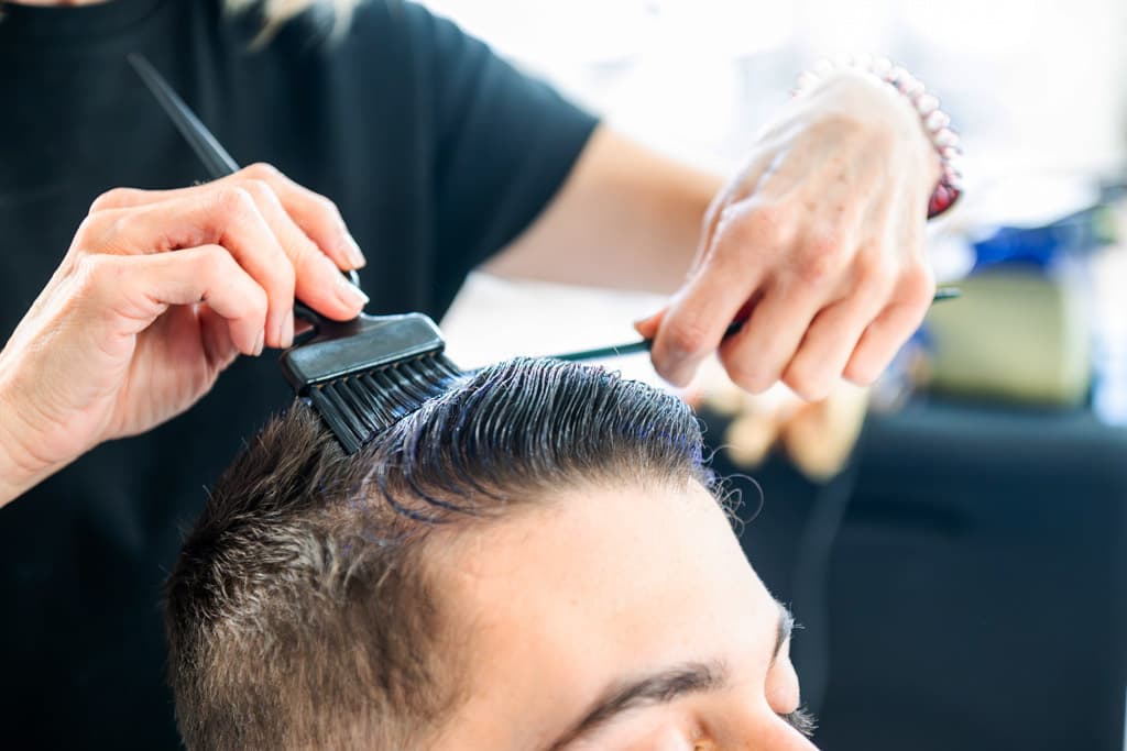 Tratamientos para el cabello de hombres y mujeres en Vigo