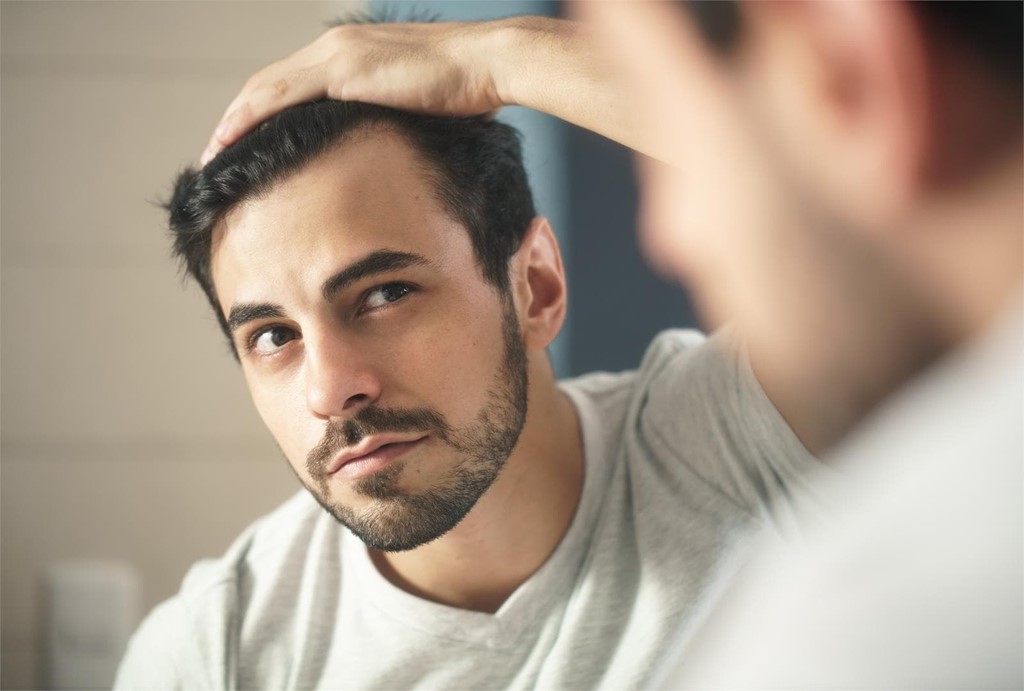 Los mejores cortes de pelo para hombres con poco pelo