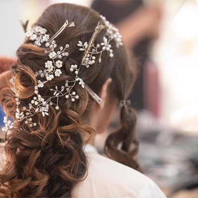 ¿Qué peinados reinarán en las bodas del verano 2022?