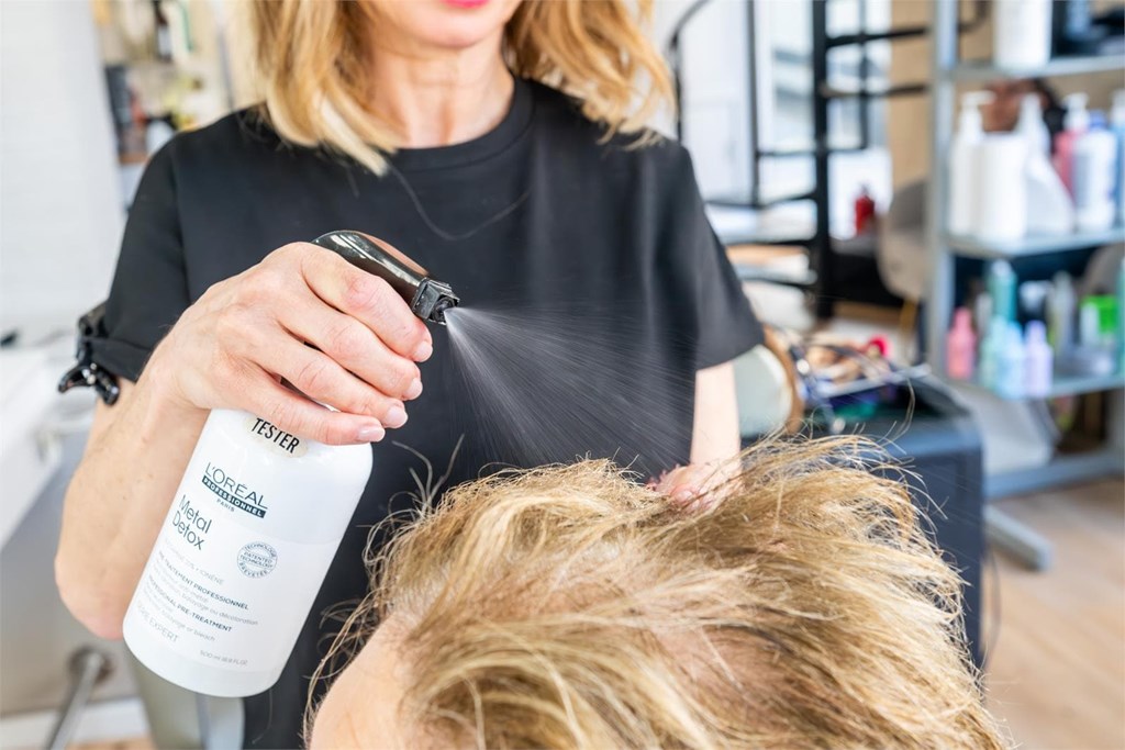 Rutina de verano para mantener el cabello hidratado y sin frizz