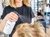 Rutina de verano para mantener el cabello hidratado y sin frizz