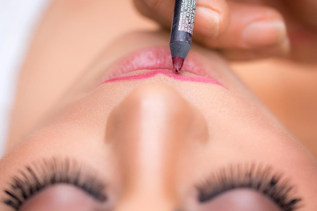 Trucos para conseguir un labial perfecto y que dé más grosor a tus labios