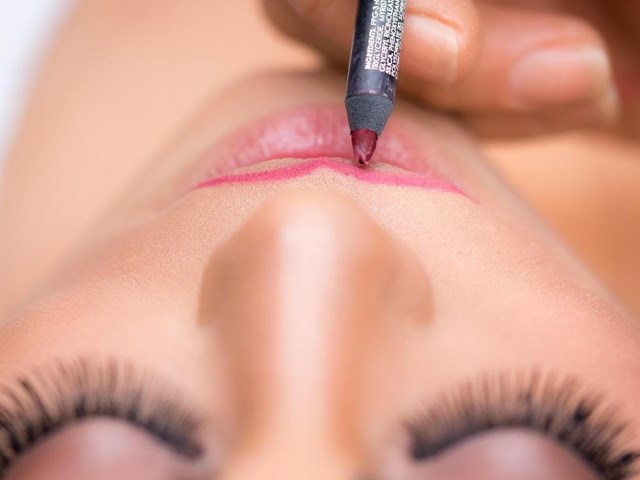 Trucos para conseguir un labial perfecto y que dé más grosor a tus labios