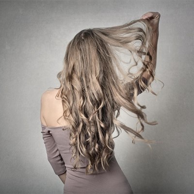 Ventajas de las extensiones de cabello natural: ven a nuestra peluquería en Vigo